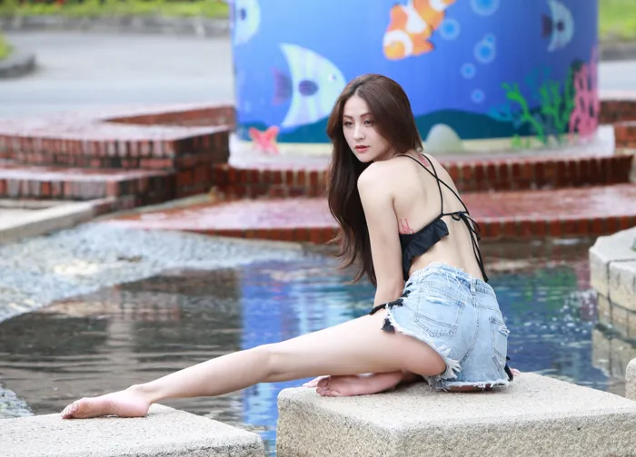 [Mzsock] NO.087 Lola belly-revealing denim shorts, high heels and beautiful legs, outdoor shot street photography#[106P]-101